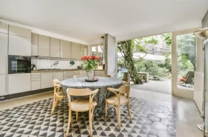 Dapur Terbuka Berdampingan dengan Pohon Rindang