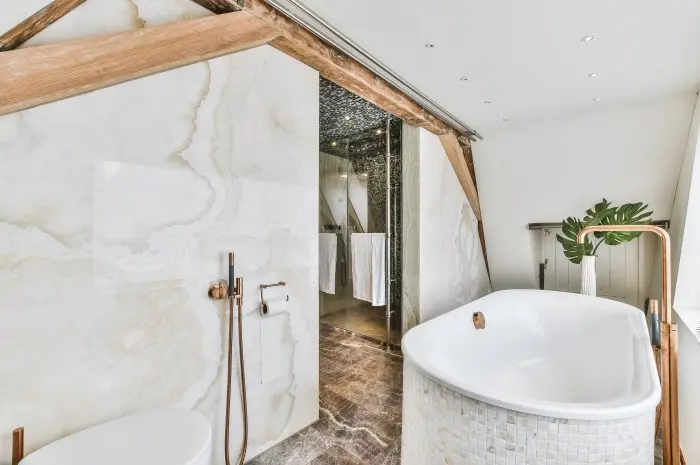 Kamar Mandi Bergaya Resort dengan Sentuhan Pedesaan