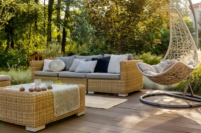 Letakkan Furnitur Luar Ruangan