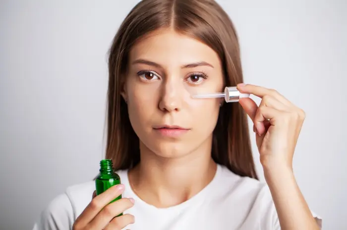 Mengaplikasikan Essence dan Serum