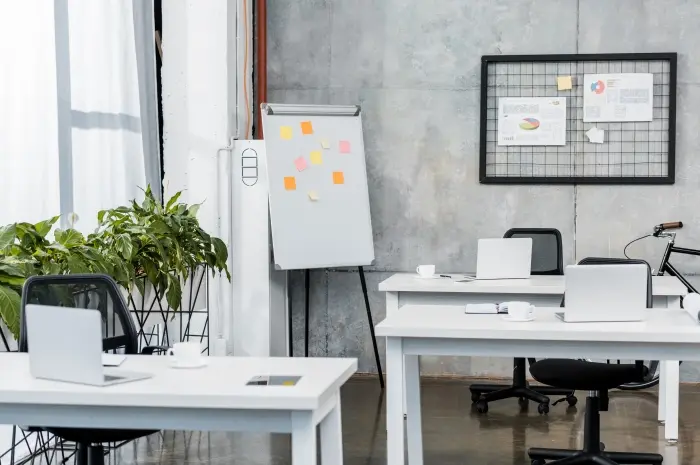 Papan Post-It Di Berbagai Area Kantor