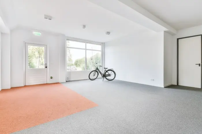 Blok Area dengan Karpet untuk Membedakan Work Space