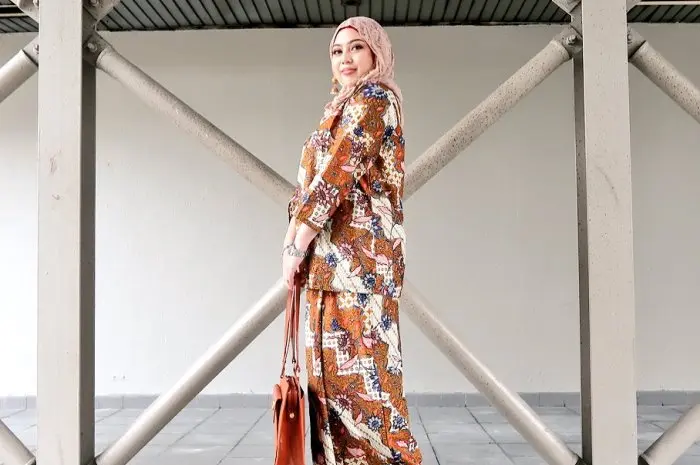 Gamis Batik Parang yang Cocok untuk Hijabers