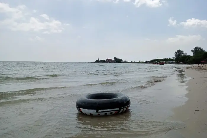 Daya Tarik Pantai Ombak Mati