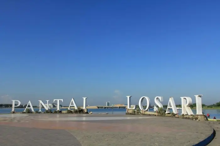 Pantai Losari, Ikon Wisata Makassar dengan Kuliner Khas yang Menggugah Selera