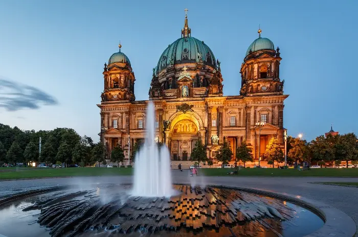 Tempat Wisata Ikonik di Jerman yang yang Memadukan Sejarah & Budaya Unik
