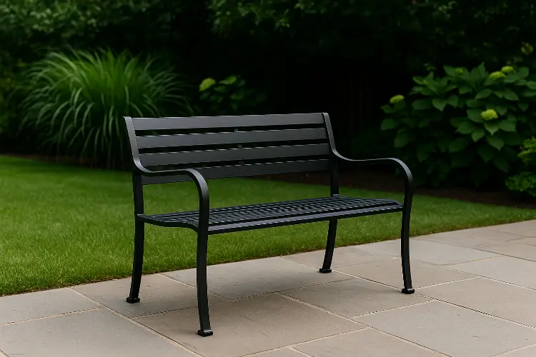 Kursi Taman Minimalis dari Besi